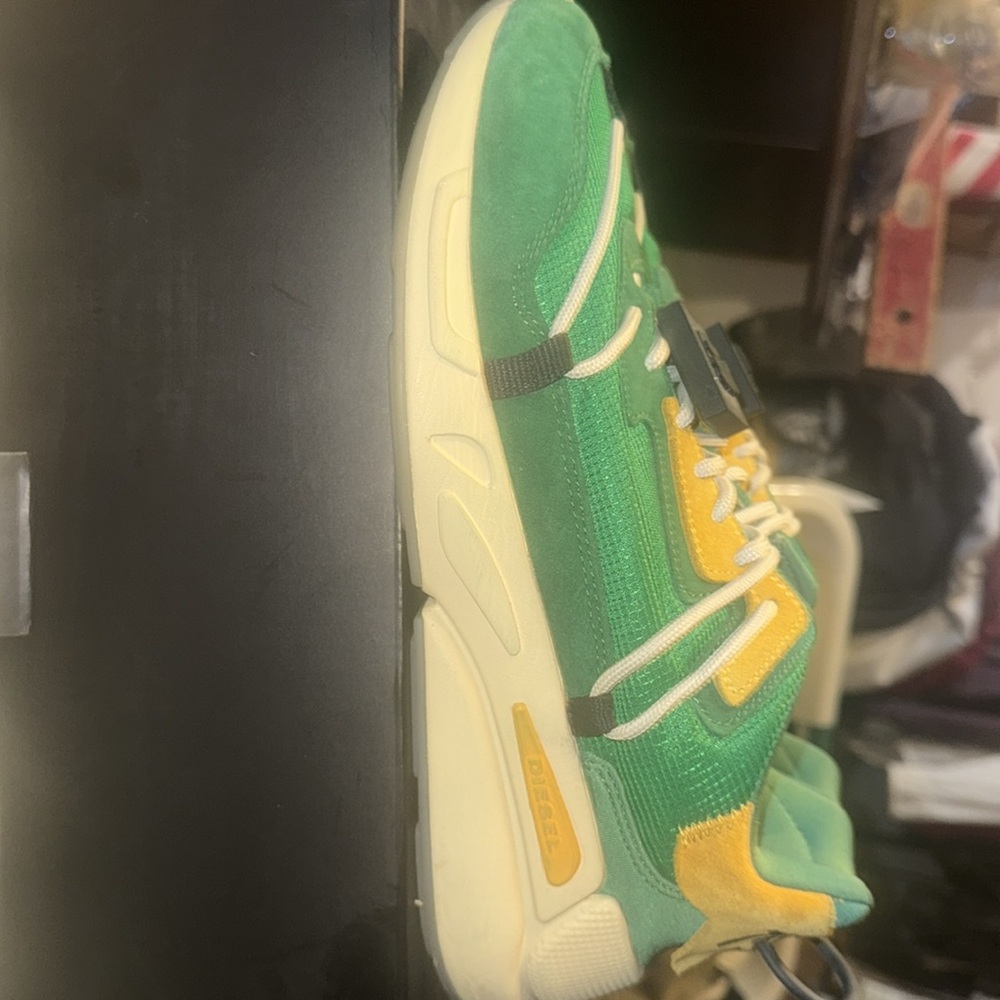 Diesel s-serendipity lace yo2546 p4197 h8745, size 8.5 men’s.  Amazon/goldenrod